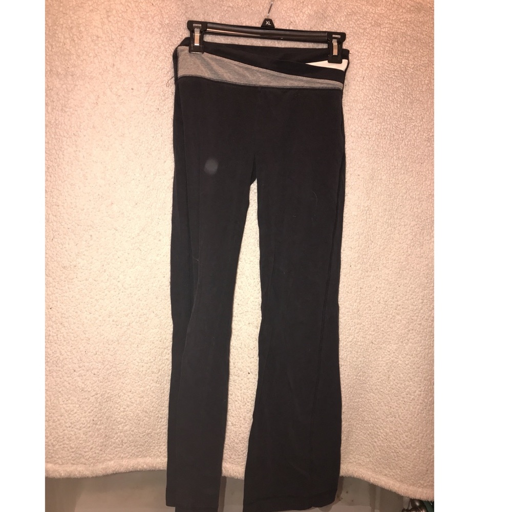 Black/white/grey yoga pants